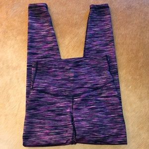 Old Navy S Go Dry leggings in purple navy & ivory